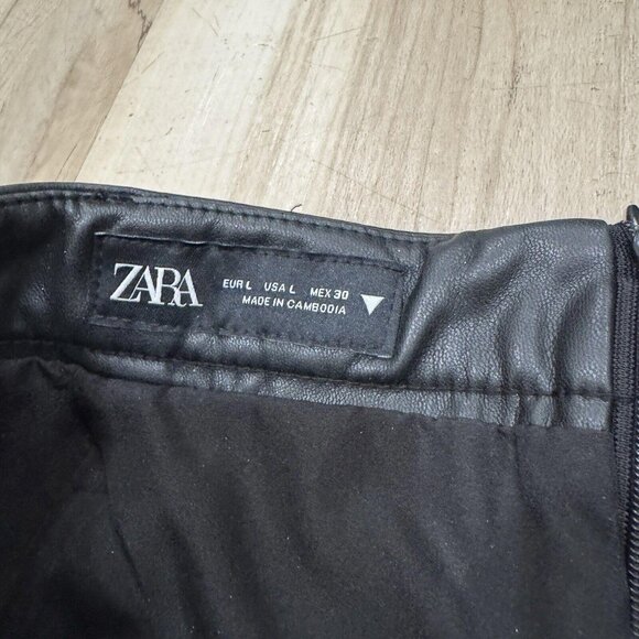 ZARA Black Faux Leather Mini Skirt Size Large Zip Up - Picture 7 of 8